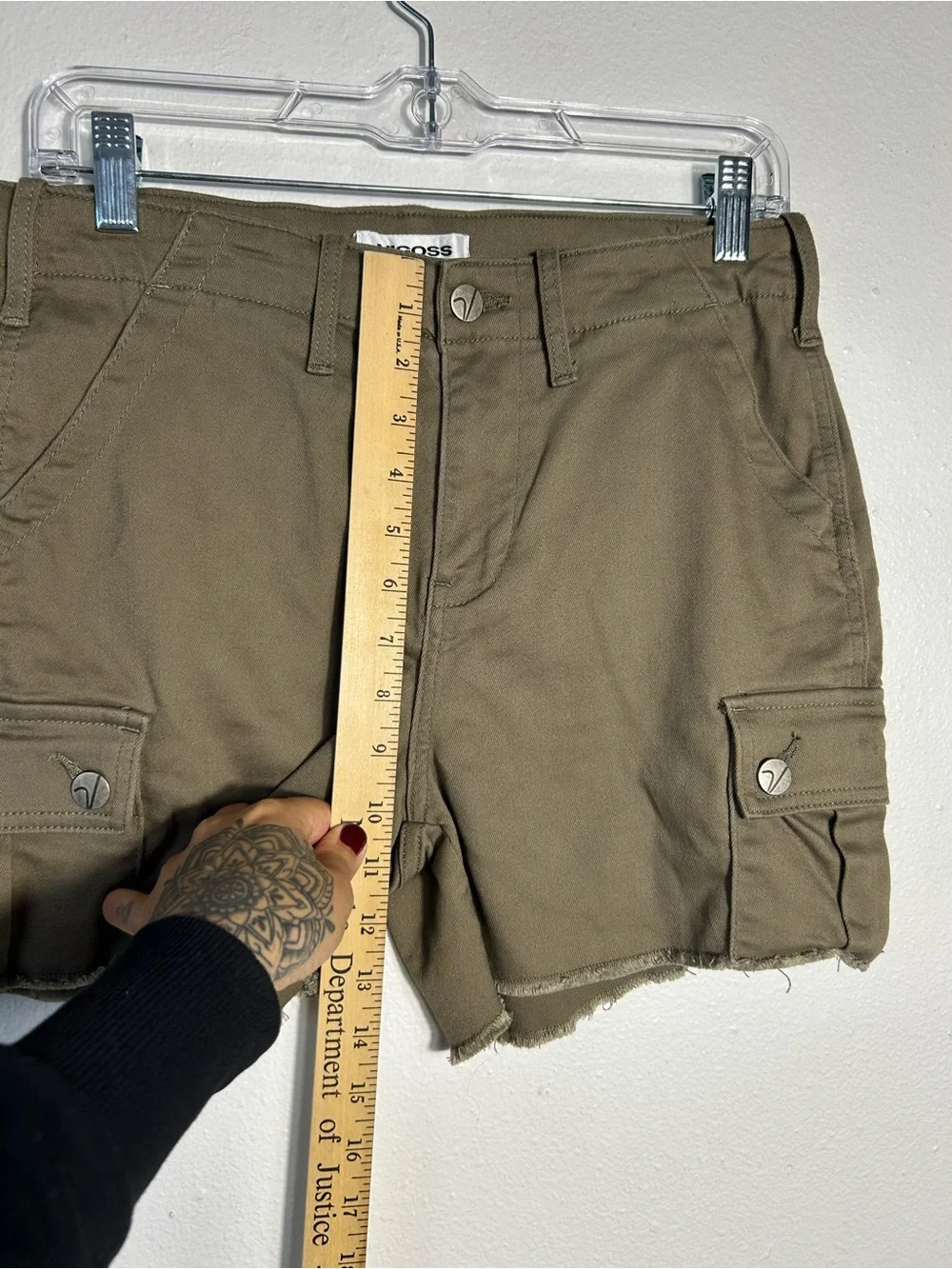 Vigoss Ace High Rise Cargo Shorts Womens Size 28 Olive Brown Raw Hem Stretch - Picture 7 of 10